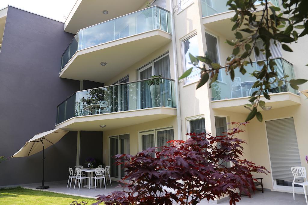 Beach Apartments Dumičić Podstrana Exterior foto