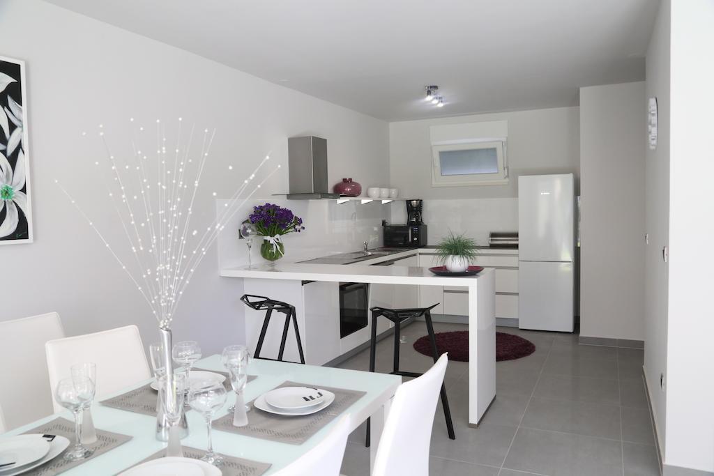 Beach Apartments Dumičić Podstrana Zimmer foto