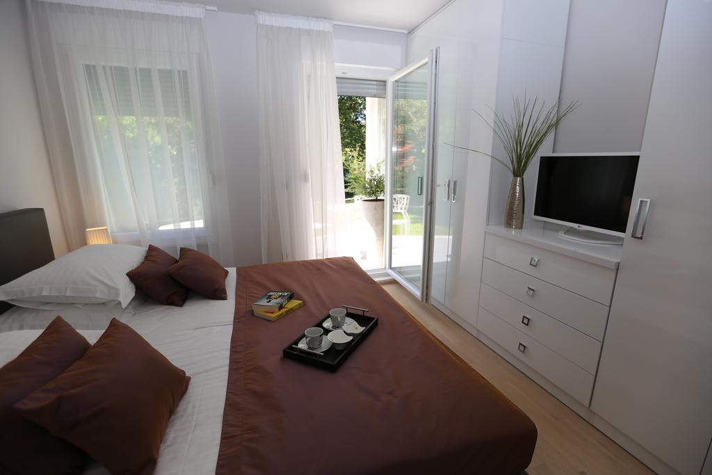 Beach Apartments Dumičić Podstrana Exterior foto